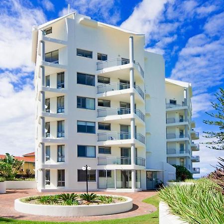 Oceanside Resort - Absolute Beachfront Apartments Gold Coast Buitenkant foto