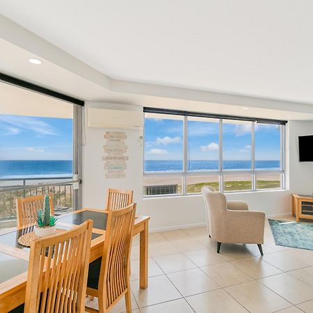 Oceanside Resort - Absolute Beachfront Apartments Gold Coast Buitenkant foto