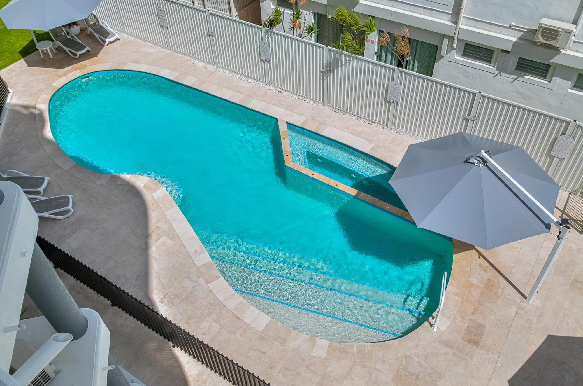 Oceanside Resort - Absolute Beachfront Apartments Gold Coast Buitenkant foto
