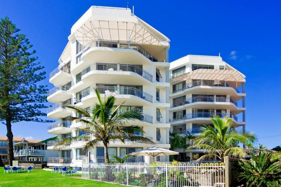 Oceanside Resort - Absolute Beachfront Apartments Gold Coast Buitenkant foto