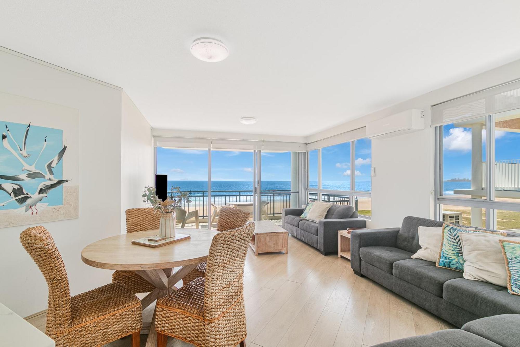 Oceanside Resort - Absolute Beachfront Apartments Gold Coast Buitenkant foto