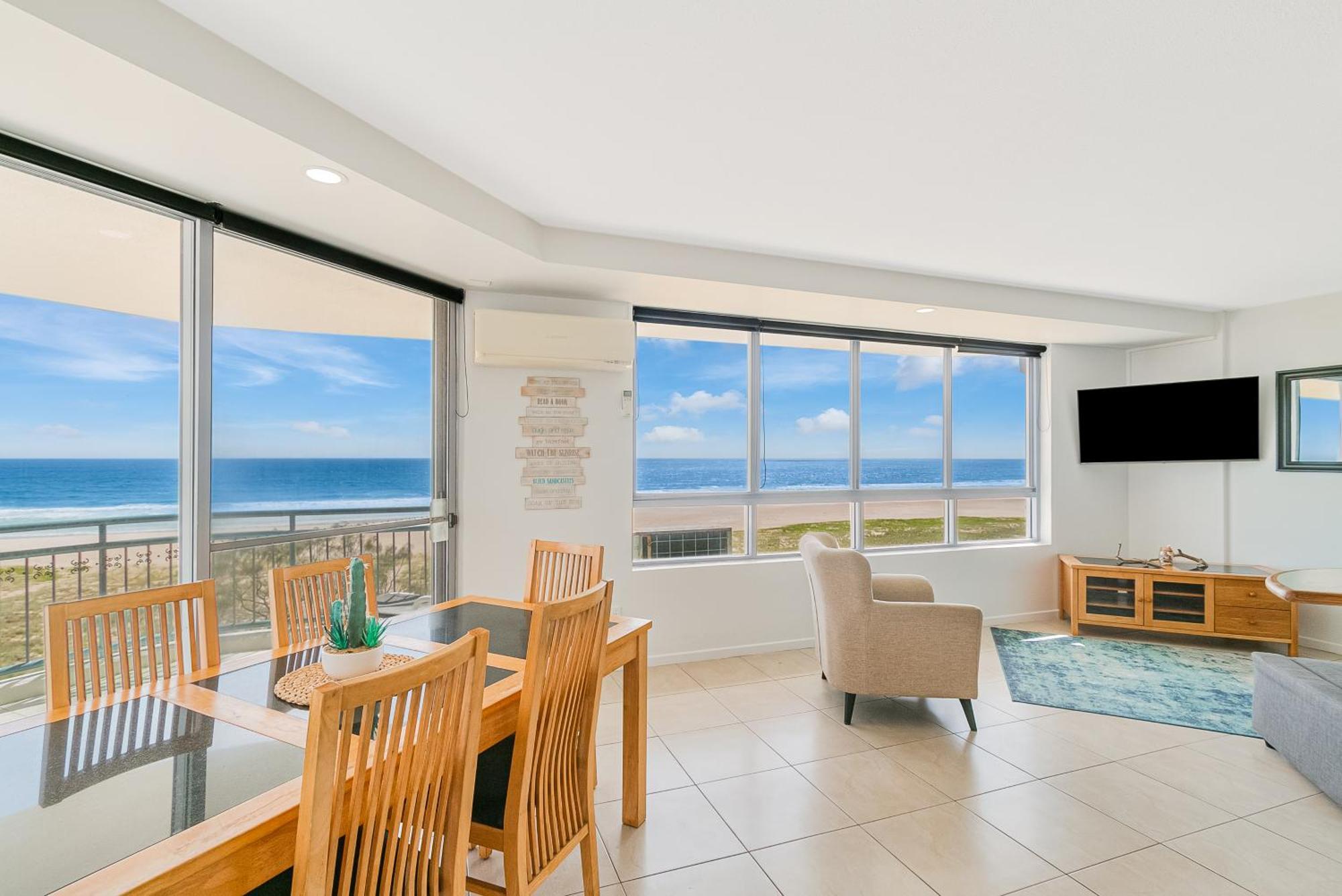 Oceanside Resort - Absolute Beachfront Apartments Gold Coast Buitenkant foto