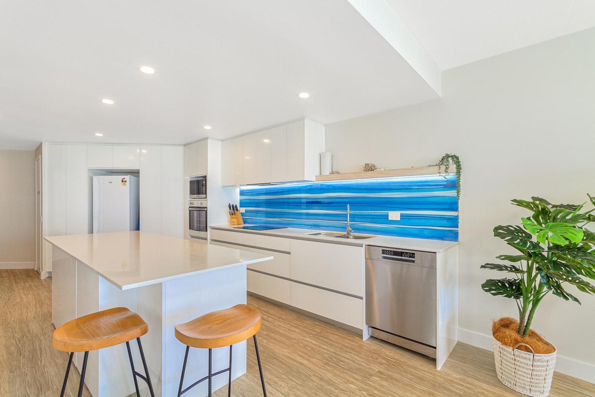 Oceanside Resort - Absolute Beachfront Apartments Gold Coast Buitenkant foto