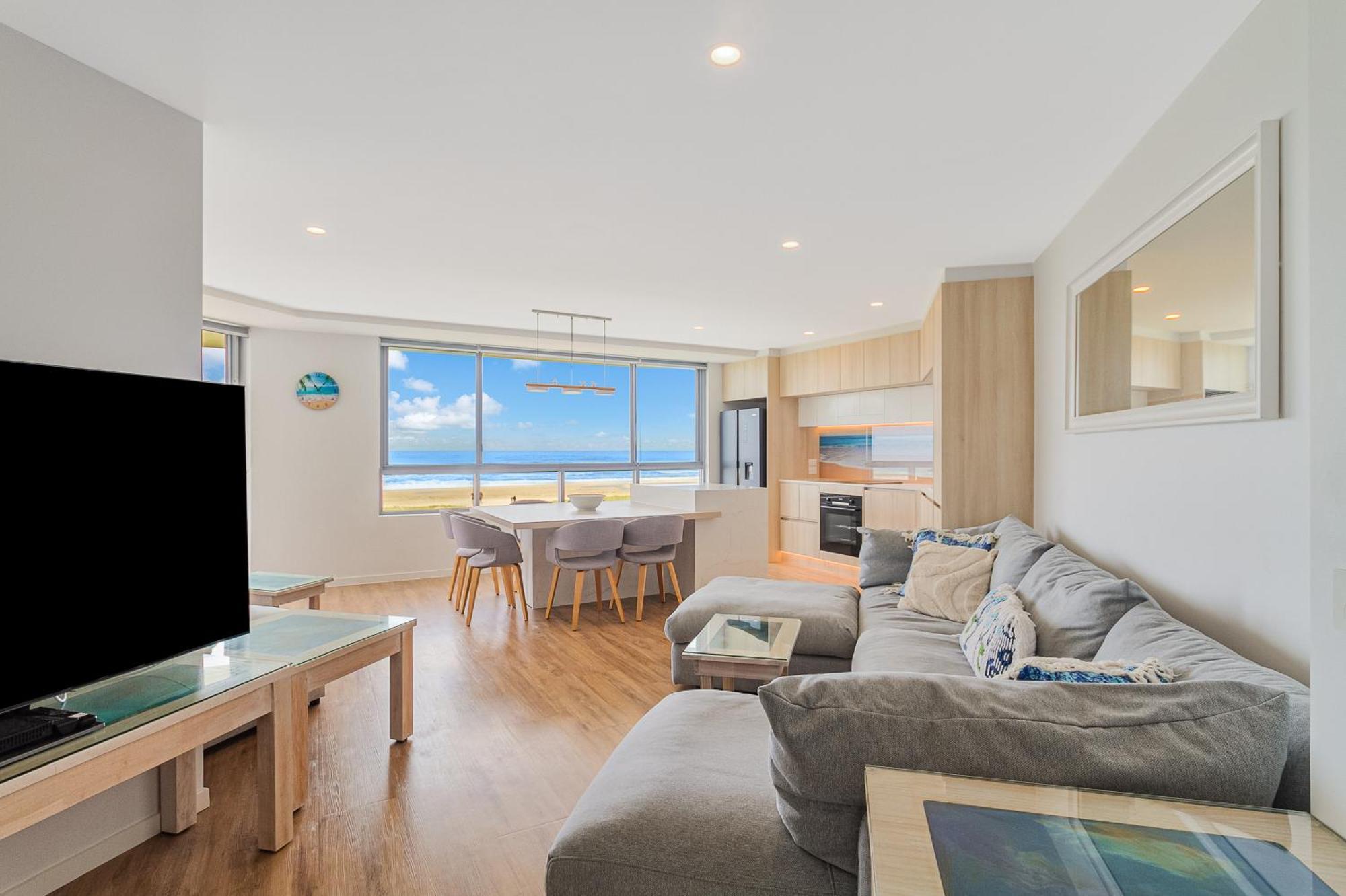 Oceanside Resort - Absolute Beachfront Apartments Gold Coast Buitenkant foto