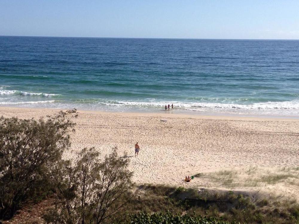 Oceanside Resort - Absolute Beachfront Apartments Gold Coast Buitenkant foto