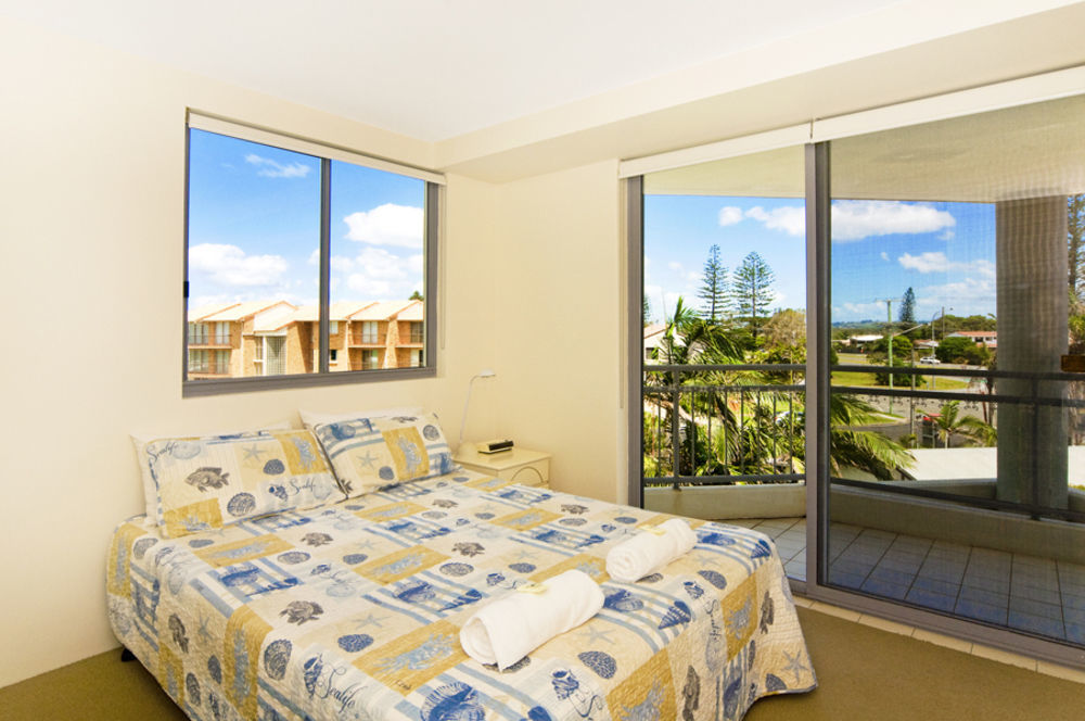 Oceanside Resort - Absolute Beachfront Apartments Gold Coast Buitenkant foto