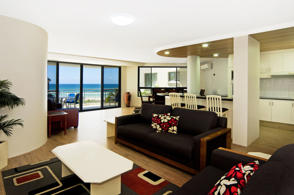 Oceanside Resort - Absolute Beachfront Apartments Gold Coast Buitenkant foto