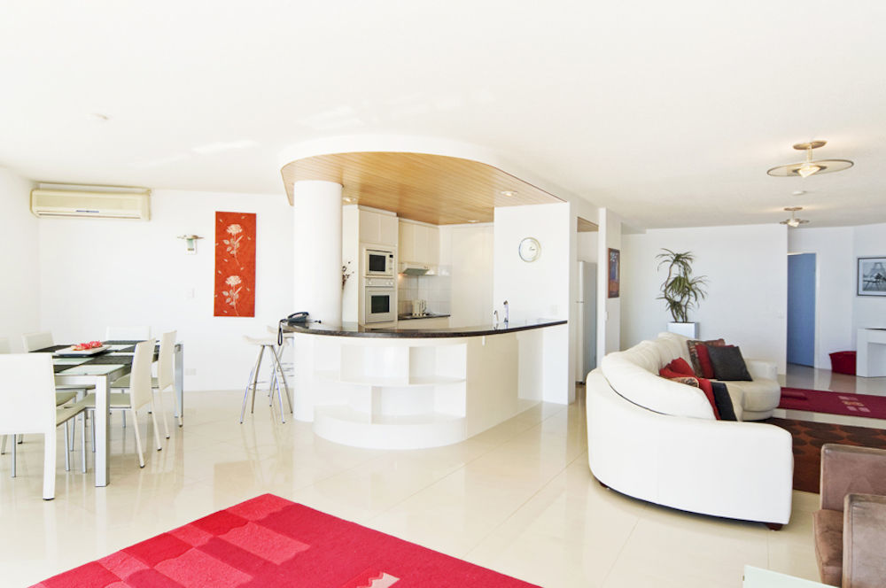 Oceanside Resort - Absolute Beachfront Apartments Gold Coast Buitenkant foto