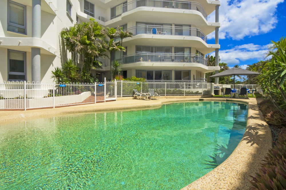 Oceanside Resort - Absolute Beachfront Apartments Gold Coast Buitenkant foto