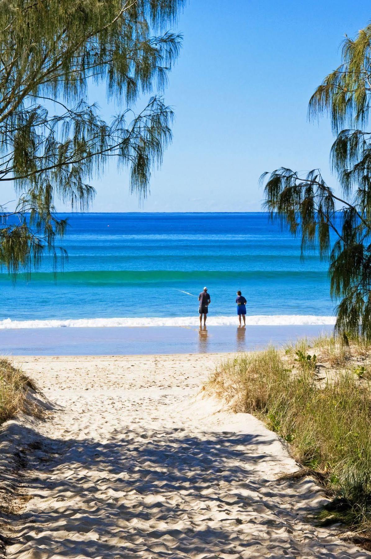 Oceanside Resort - Absolute Beachfront Apartments Gold Coast Buitenkant foto