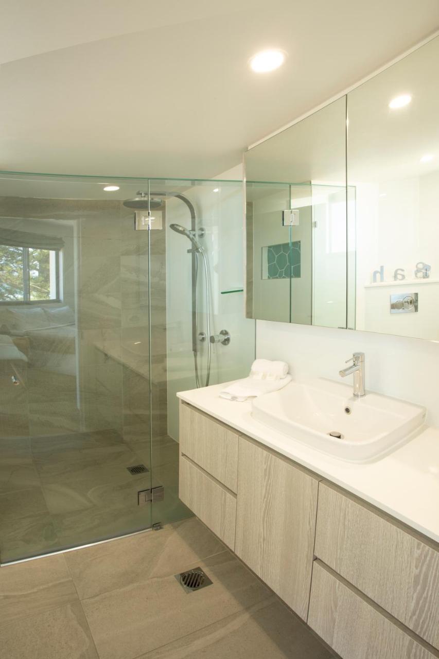 Oceanside Resort - Absolute Beachfront Apartments Gold Coast Buitenkant foto